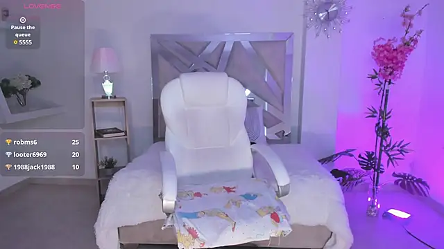 Snapshot of coral_smiit chatting on March 3, 2025, 11:35 pm coral smiit online show from March 3, 2025, 11:35 pm