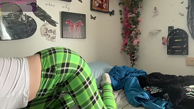 mothh1 online show from March 24, 2026, 2:39 pm