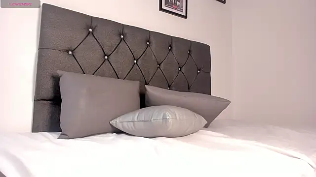 noah johes online show from October 23, 2025, 4:00 am