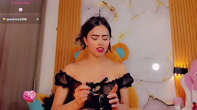 ValeriCardenas online show from September 12, 2025, 1:50 am