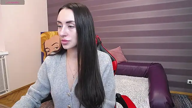 JenniferStone online show from November 10, 2025, 7:24 am