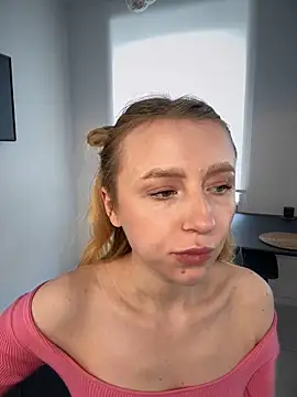 Snapshot of EvaBrooklyn chatting on March 17, 2025, 12:25 pm EvaBrooklyn online show from March 17, 2025, 12:25 pm