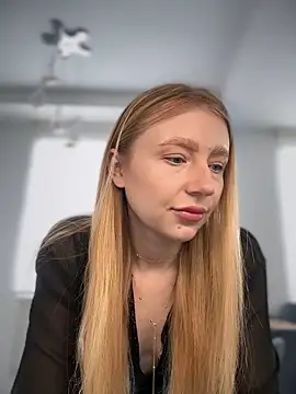 Snapshot of EvaBrooklyn chatting on March 23, 2025, 7:42 am EvaBrooklyn online show from March 23, 2025, 7:42 am