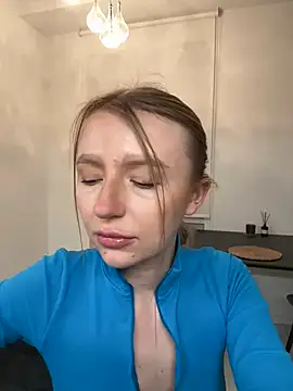 Snapshot of EvaBrooklyn chatting on March 5, 2025, 6:01 pm EvaBrooklyn online show from March 5, 2025, 6:01 pm