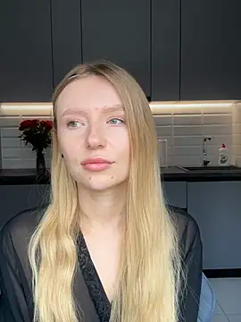 Snapshot of EvaBrooklyn chatting on March 13, 2025, 6:37 am EvaBrooklyn online show from March 13, 2025, 6:37 am