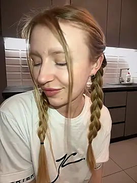 Snapshot of EvaBrooklyn chatting on March 11, 2025, 7:46 am EvaBrooklyn online show from March 11, 2025, 7:46 am