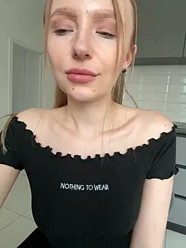 Snapshot of EvaBrooklyn chatting on March 6, 2025, 2:51 pm EvaBrooklyn online show from March 6, 2025, 2:51 pm