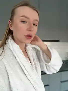 Snapshot of EvaBrooklyn chatting on February 28, 2025, 5:04 am EvaBrooklyn online show from February 28, 2025, 5:04 am