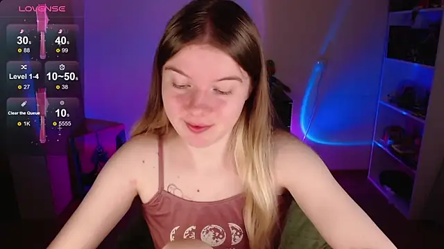 Strawberry juli online show from October 3, 2025, 6:37 am