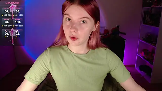 Strawberry juli online show from November 22, 2025, 9:30 am