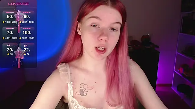 Strawberry juli online show from November 6, 2025, 7:56 am