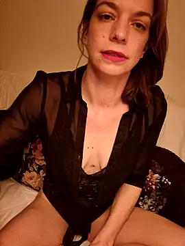 Snapshot of Rosemarie_Blu chatting on February 26, 2025, 7:32 pm Rosemarie Blu online show from February 26, 2025, 7:32 pm