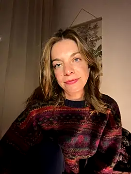 Snapshot of Rosemarie_Blu chatting on November 17, 2025, 8:13 pm Rosemarie Blu online show from November 17, 2025, 8:13 pm