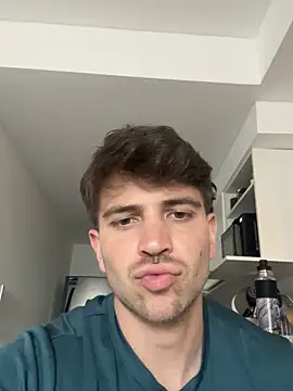 Snapshot of shuki0101 chatting on January 6, 2026, 9:52 pm shuki0101 online show from January 6, 2026, 9:52 pm