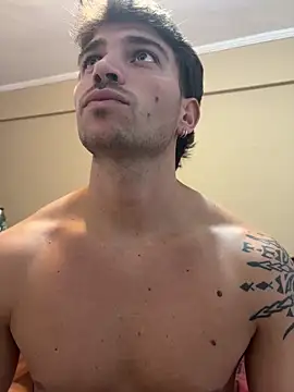 Snapshot of shuki0101 chatting on March 18, 2025, 10:15 pm shuki0101 online show from March 18, 2025, 10:15 pm