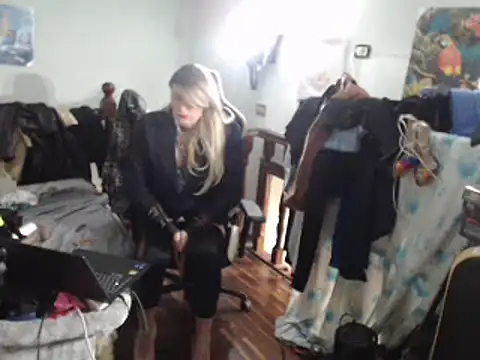 emmex671 online show from March 12, 2025, 7:02 am