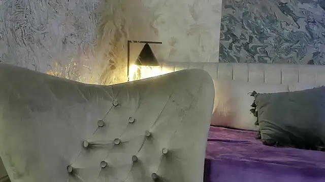 Arianaa collins online show from November 13, 2025, 11:47 am