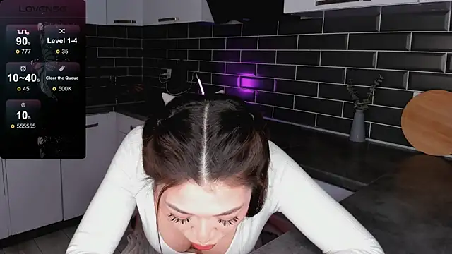 ShaiyaMinn3 online show from December 17, 2025, 7:19 pm