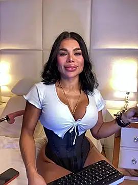 Amylewisq online show from April 19, 2026, 12:00 am