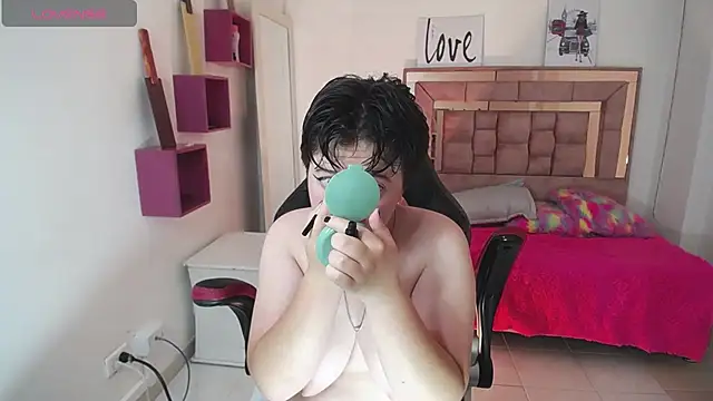 safyka online show from September 19, 2025, 3:21 am