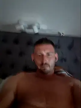 Snapshot of Dareczek300 chatting on June 18, 2026, 12:09 am Dareczek300 online show from June 18, 2026, 12:09 am