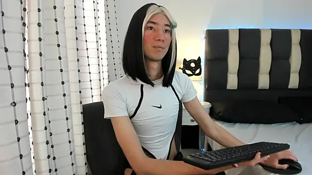 Snapshot of loverisu-coral chatting on October 18, 2025, 7:38 pm loverisu-coral online show from October 18, 2025, 7:38 pm