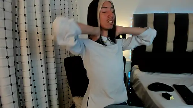 Snapshot of loverisu-coral chatting on December 19, 2025, 10:01 pm loverisu-coral online show from December 19, 2025, 10:01 pm