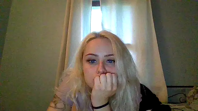 Snapshot of sluttypumpkin chatting on June 9, 2026, 10:49 am sluttypumpkin online show from June 9, 2026, 10:49 am