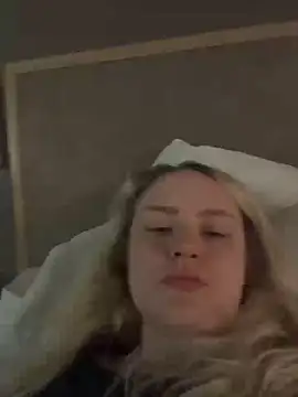 sluttypumpkin online show from November 29, 2025, 2:50 pm