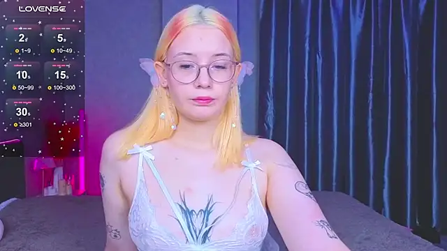 AuroraPrincess online show from November 20, 2025, 7:58 pm