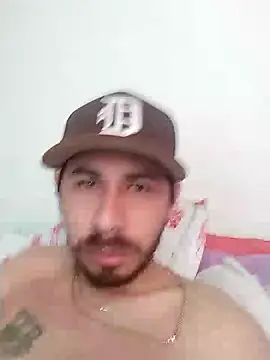 Snapshot of santibiggg chatting on February 26, 2025, 12:16 pm santibiggg online show from February 26, 2025, 12:16 pm