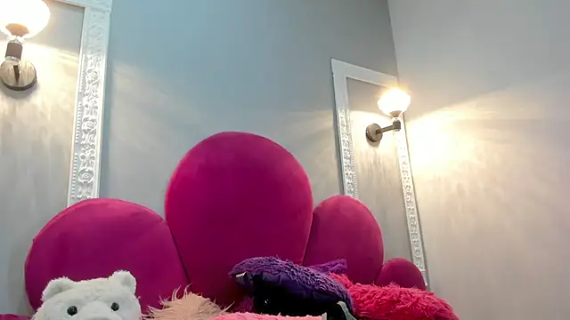 Bonniie 22 online show from February 23, 2026, 7:36 pm