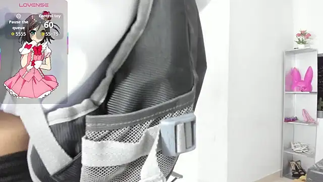 Bonniie 22 online show from September 27, 2025, 1:39 pm