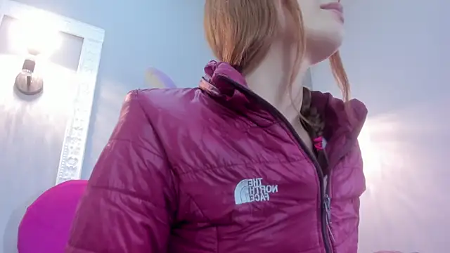 Bonniie 22 online show from November 18, 2025, 1:25 pm