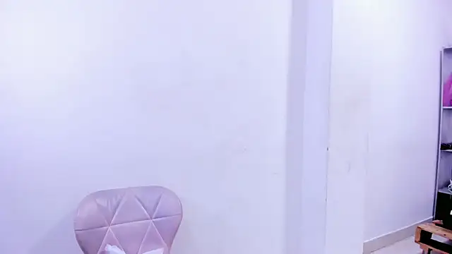 Bonniie 22 online show from September 26, 2025, 1:40 pm