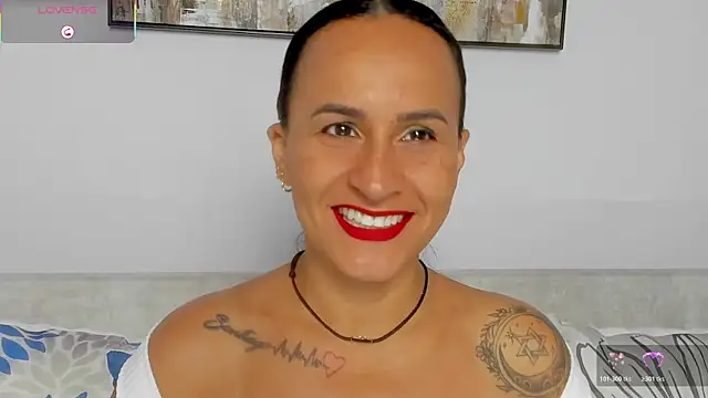 Snapshot of Sara_Charmy chatting on April 6, 2026, 11:44 am Sara Charmy online show from April 6, 2026, 11:44 am