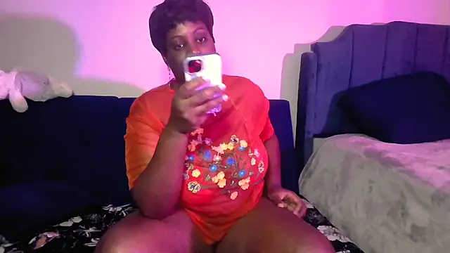 lovelyenigma365 online show from March 6, 2025, 11:31 pm