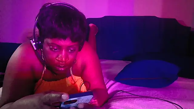 lovelyenigma365 online show from March 7, 2025, 8:23 am