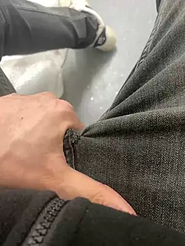 Snapshot of GreekDaddyNickOfficial chatting on March 19, 2025, 3:51 pm GreekDaddyNickOfficial online show from March 19, 2025, 3:51 pm