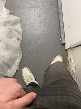 Snapshot of GreekDaddyNickOfficial chatting on March 15, 2025, 4:21 pm GreekDaddyNickOfficial online show from March 15, 2025, 4:21 pm