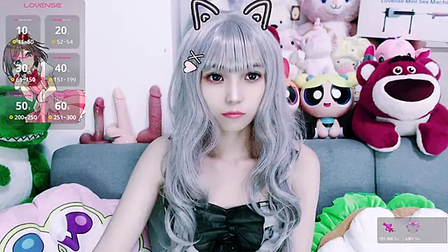 chenenna7 online show from September 18, 2025, 1:58 pm