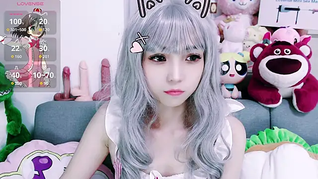 chenenna7 online show from September 25, 2025, 2:12 pm