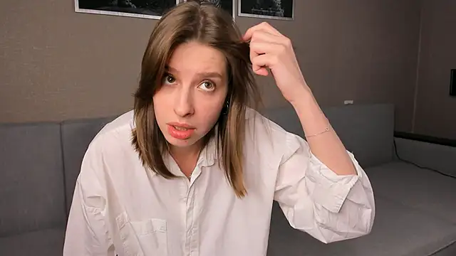 OdeliaGee online show from March 19, 2025, 4:34 pm