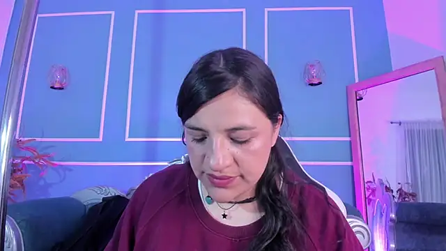 TaraTaylorr online show from November 4, 2025, 1:20 am