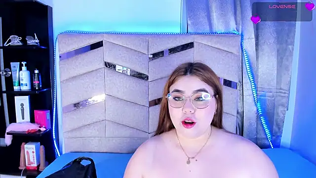 MadissonLee   online show from May 4, 2026, 10:12 pm