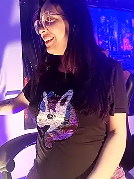 MiaStarts online show from December 3, 2025, 10:14 am