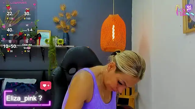Snapshot of yessila_parker chatting on June 3, 2026, 9:10 am yessila parker online show from June 3, 2026, 9:10 am
