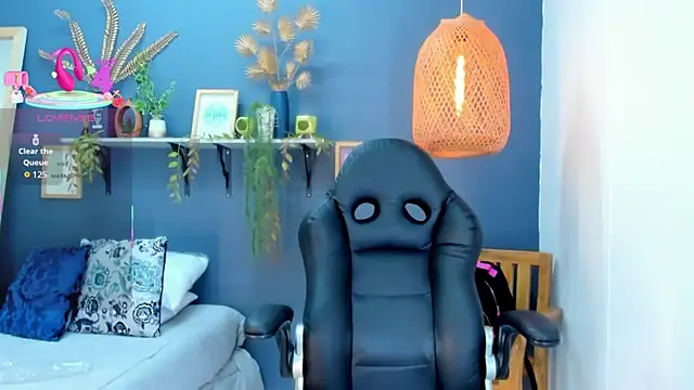 yessila parker online show from November 7, 2025, 2:38 am