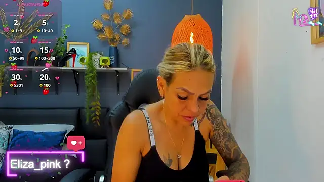 Snapshot of yessila_parker chatting on June 4, 2026, 9:03 am yessila parker online show from June 4, 2026, 9:03 am