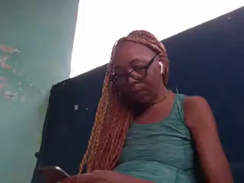 Ladyzee25 online show from June 21, 2026, 11:21 pm